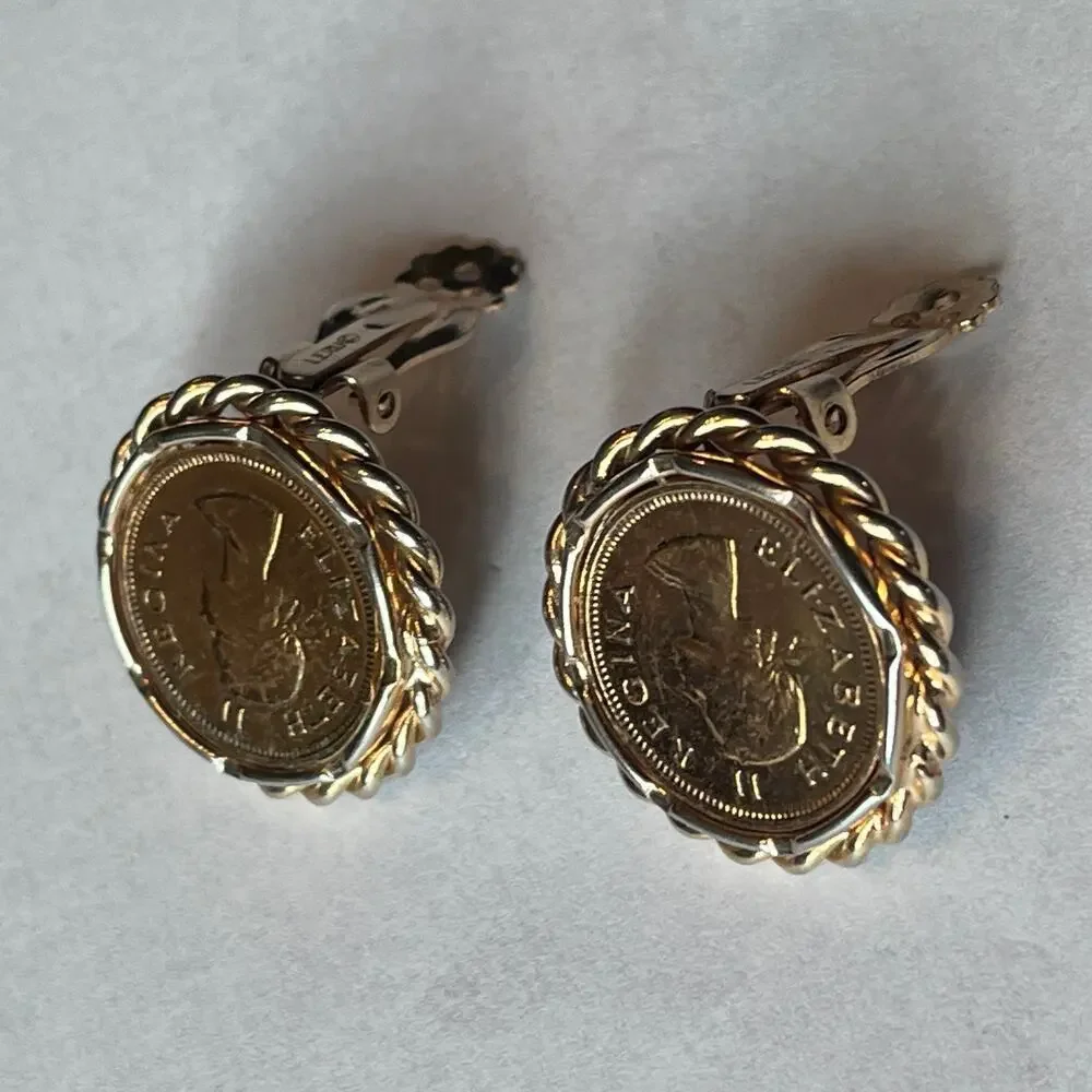 Beautiful Vintage Unsigned Royal Gold Tone Coin Clip On Earrings - light wear